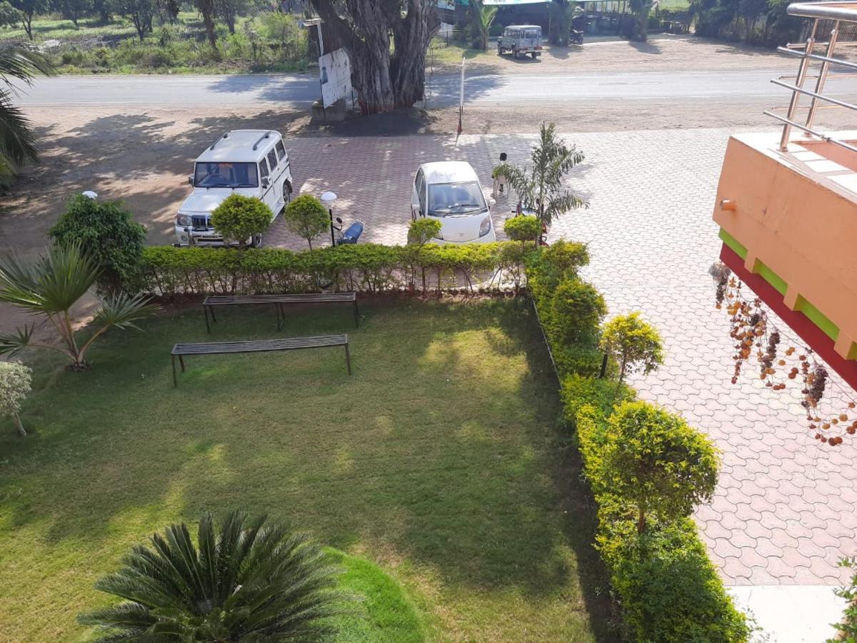 Hotel Nisarg Lodging And Restaurant Aurangabad  Exterior photo