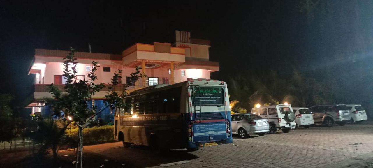 Hotel Nisarg Lodging And Restaurant Aurangabad  Exterior photo