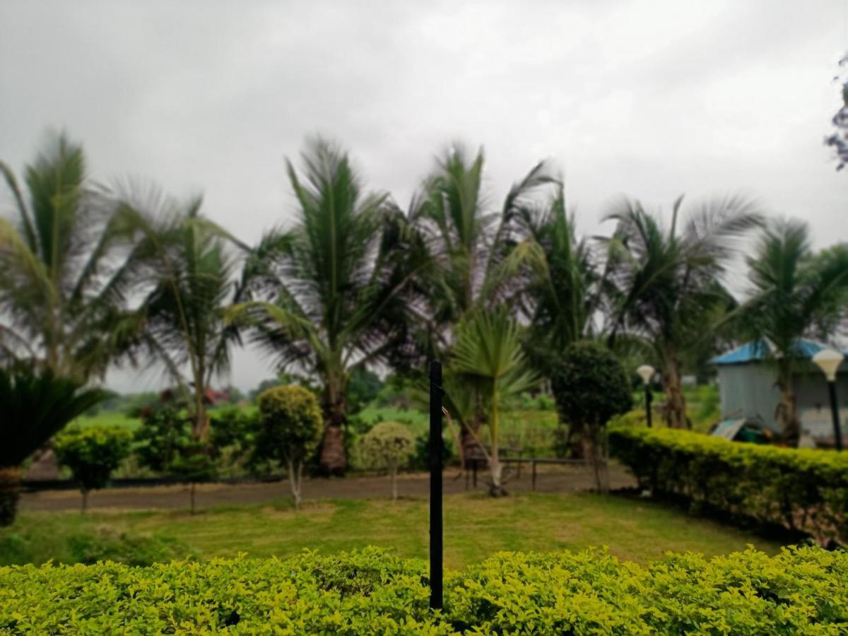 Hotel Nisarg Lodging And Restaurant Aurangabad  Exterior photo